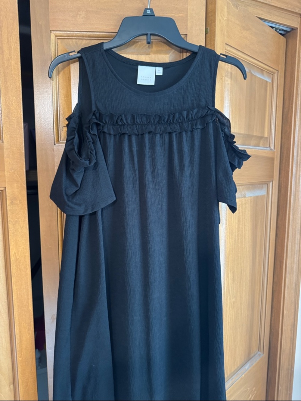 LC Lauren Conrad Black Textured Crewneck Top